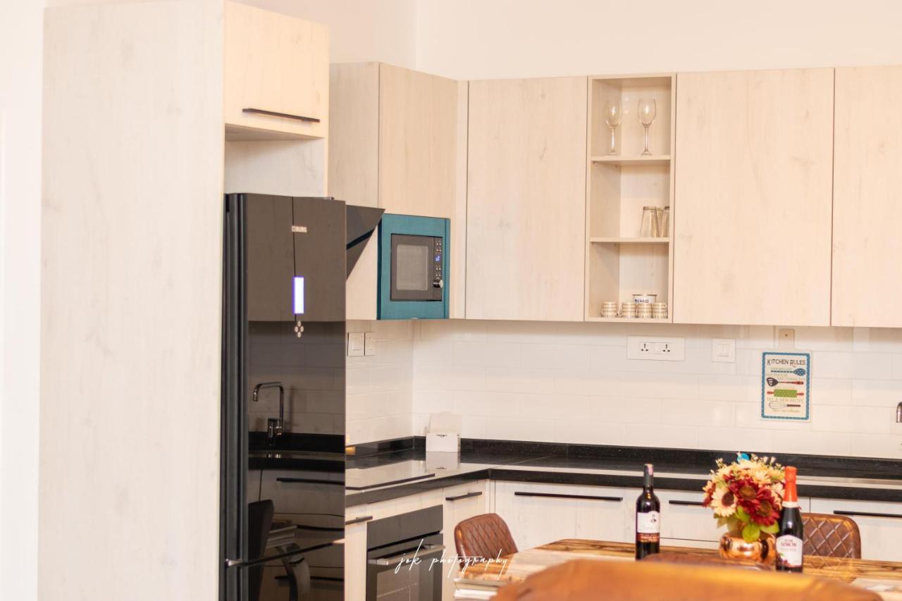 Luxury 2 Bedroom Apartment With Huge Balcony , Pool, Gym At Tribute House Accra Exteriör bild